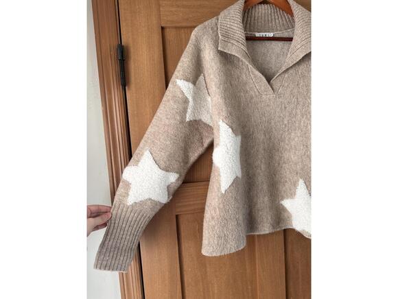 THML Tan Star Design V-Neck Collared Soft Knit Sweater Women’s size Large - Picture 2 of 10